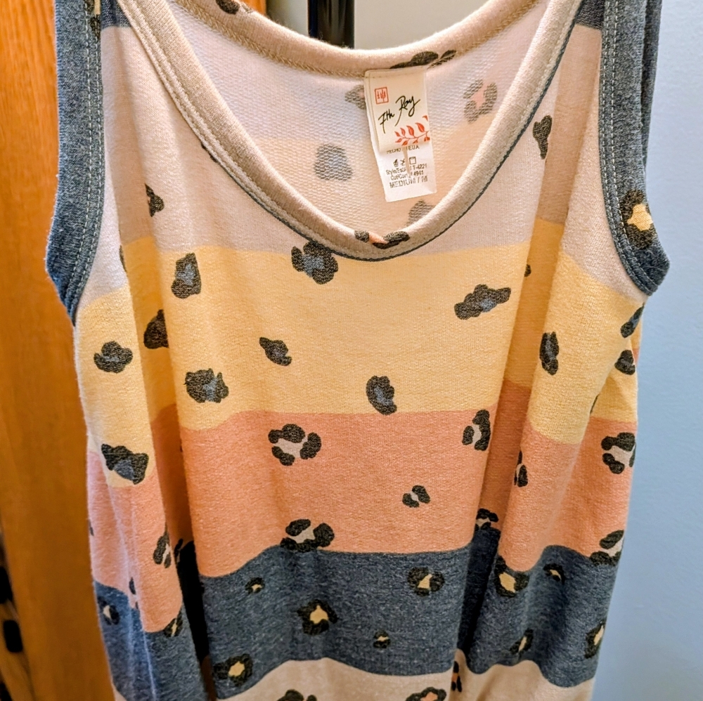 7th Ray Sleeveless Shirt Size Medium